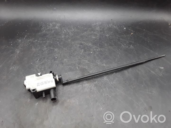 BMW X5 E70 Motorino del tappo del serbatoio del carburante 67116985882