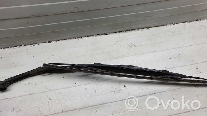 Mitsubishi Pajero Sport I Windshield/front glass wiper blade 