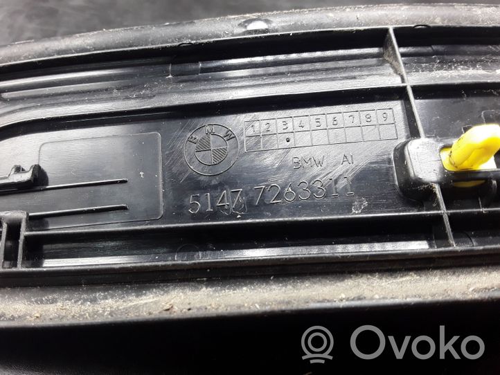 BMW 1 F20 F21 Aizmugurējā virsbūves sliekšņa dekoratīvā apdare 51477263311