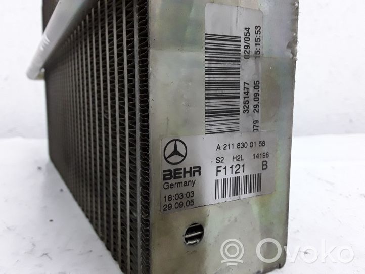 Mercedes-Benz CLS C219 Ilmastointilaitteen sisälauhdutin (A/C) A2118300158