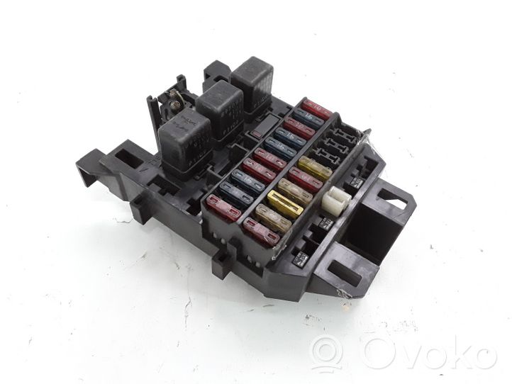 Isuzu Trooper Module de fusibles 71541352