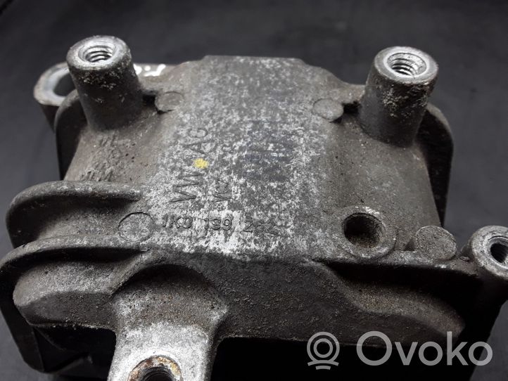Volkswagen PASSAT B7 Engine mount bracket 3618372