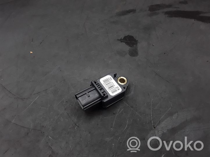 Toyota Verso Sensore d’urto/d'impatto apertura airbag 898310F010