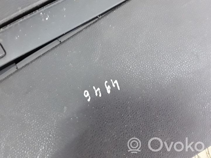 Mercedes-Benz C AMG W204 Подлокотник A2046800150