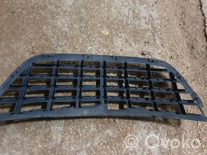 Chrysler Pacifica Front bumper upper radiator grill 04857626AA