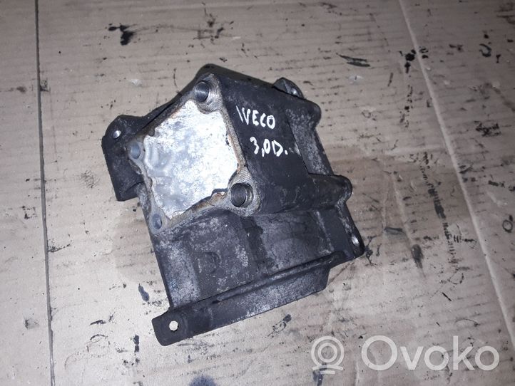 Iveco Daily 45 - 49.10 Staffa di montaggio del compressore dell’A/C 