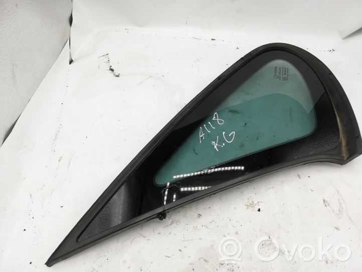 Toyota Avensis T220 Rear vent window glass 43R006723