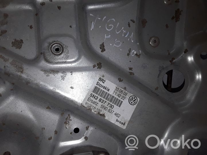 Volkswagen Tiguan Mechanizm podnoszenia szyby przedniej bez silnika 5N2837730