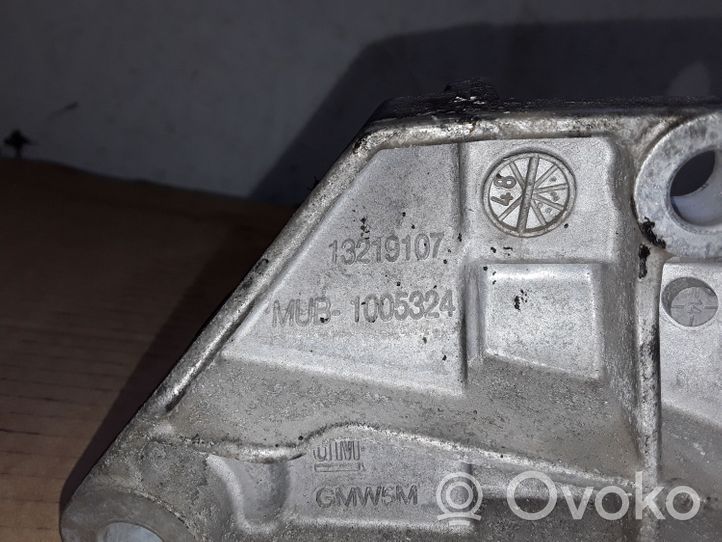 Opel Zafira C Staffa del cuscinetto di supporto dell’albero di trasmissione 13219107