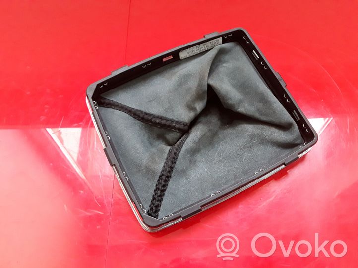 Mercedes-Benz C W204 Rivestimento in pelle/manopola della leva del cambio A2042674610