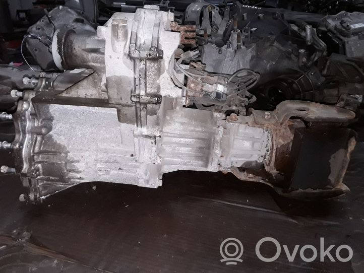 Mitsubishi Pajero Pavarų dėžės reduktorius (razdatkė) NOCODE