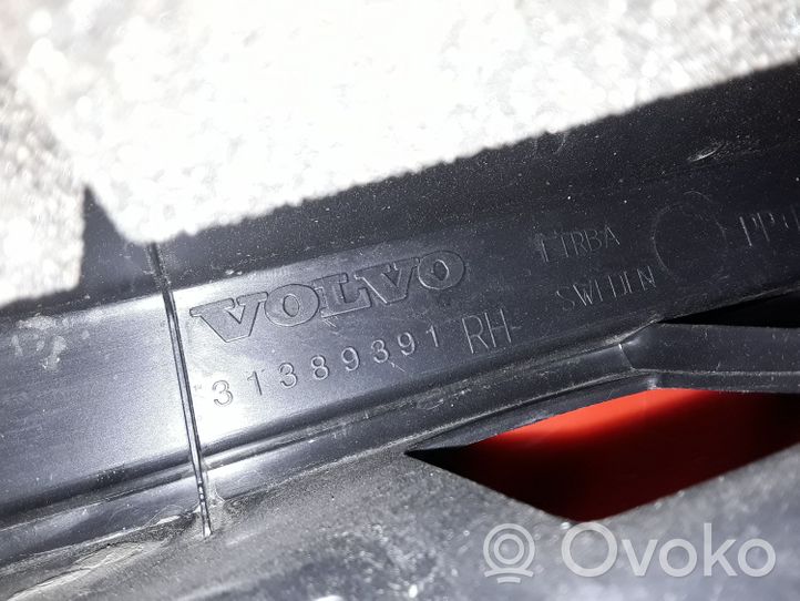 Volvo V40 Rivestimento pannello laterale del bagagliaio/baule 31389391