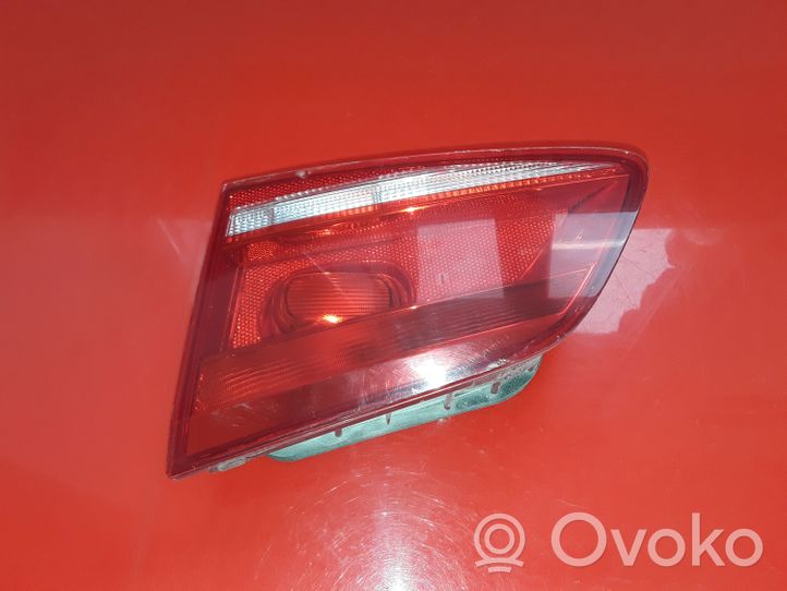 Volkswagen PASSAT B7 Lampy tylnej klapy bagażnika 3AF945094K