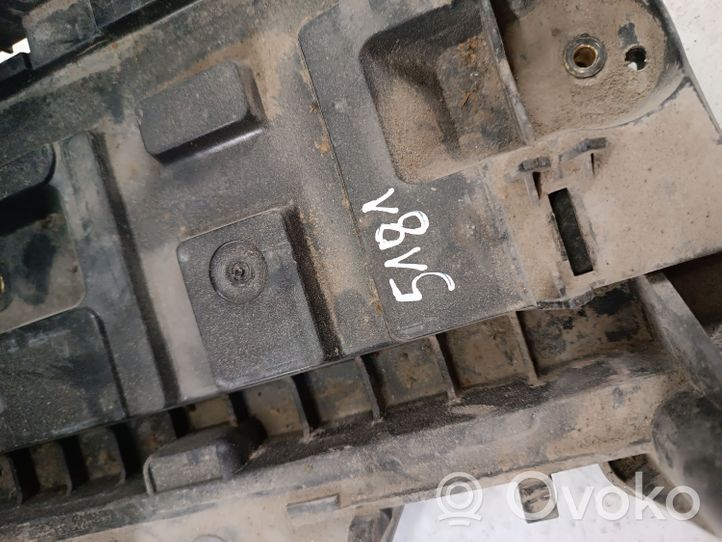 Volkswagen Caddy Подошва крепления аккумулятора 1K0915333