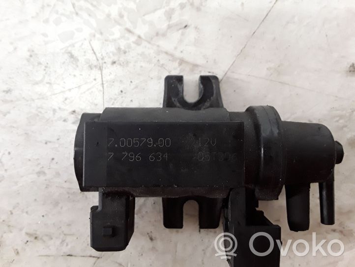 BMW 1 E82 E88 Turbo solenoid valve 70057900