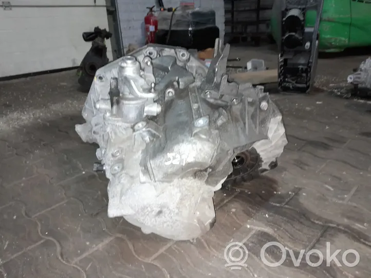 Opel Antara Mechaninė 6 pavarų dėžė 1106588730