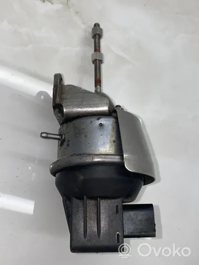 Skoda Yeti (5L) Actionneur électrique turbo 03L198716B
