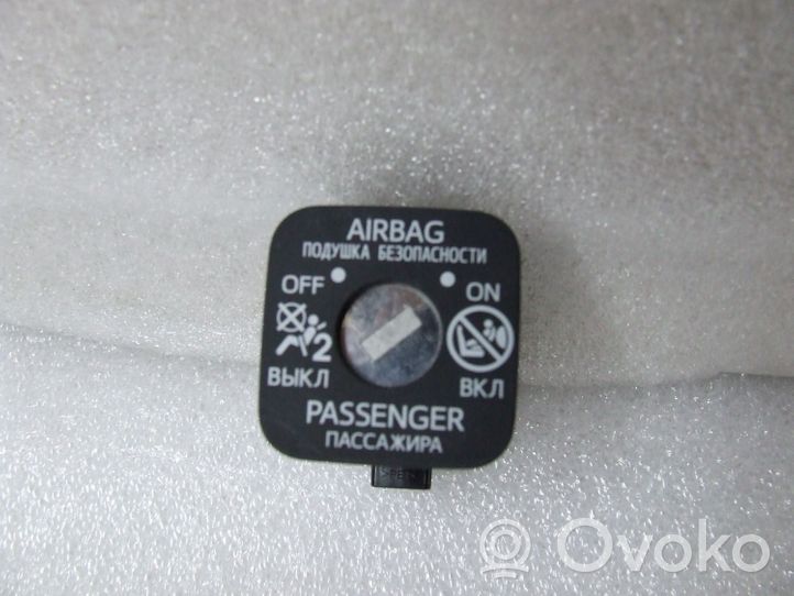 Toyota Yaris Interrupteur commutateur airbag passager 6906502010