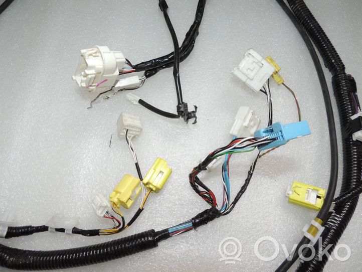 Toyota Yaris XP210 Mazo de cables interior derecho 82161K0A40