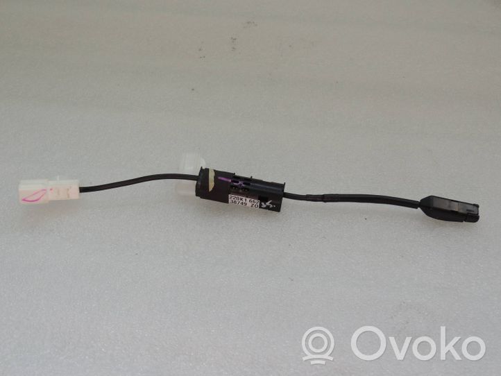 Toyota Yaris XP210 Radion antenni 861010DF20