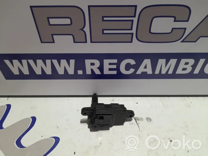 Audi A5 Moteur de verrouillage trappe à essence 8V0862153A