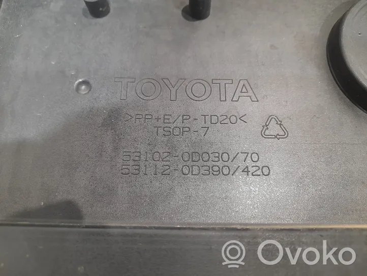 Toyota Yaris Atrapa chłodnicy / Grill 531020D030