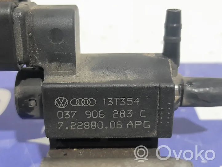 Audi A6 Allroad C7 Soupape à vide 037906283C