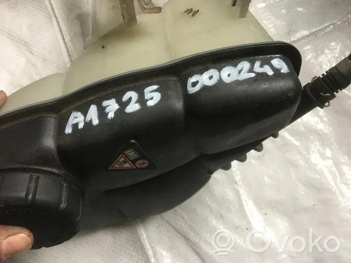 Mercedes-Benz SLK R172 Vase d'expansion / réservoir de liquide de refroidissement A1725000249