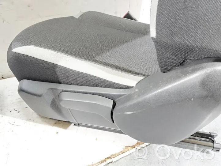 Toyota Aygo AB40 Sėdynių komplektas 
