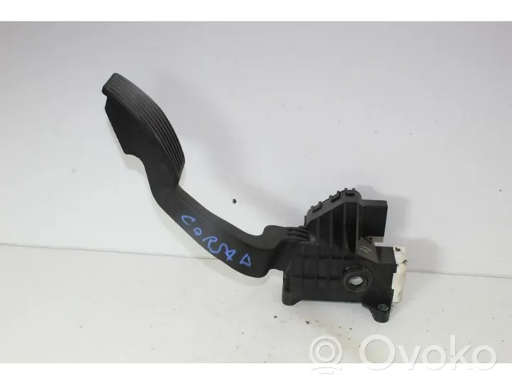 Opel Corsa D Accelerator throttle pedal 13305804