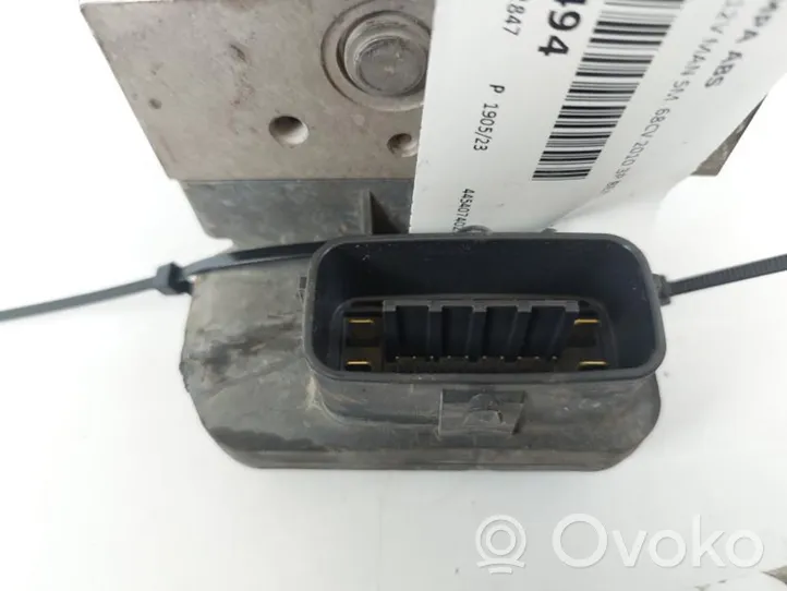 Toyota iQ Pompa ABS 4454074021