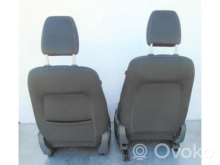 Mazda 2 Fotele / Kanapa / Komplet 