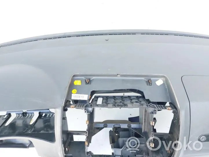 Volkswagen Transporter - Caravelle T5 Oro pagalvių komplektas su panele 7E0959655B