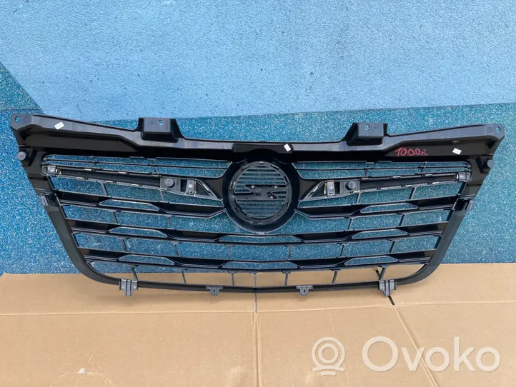 Opel Movano B Griglia superiore del radiatore paraurti anteriore 623101602R