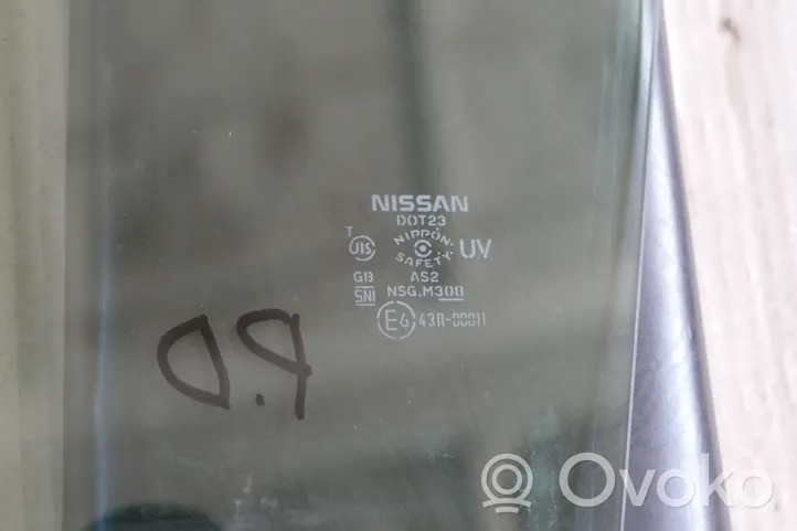 Nissan X-Trail T32 Szyba drzwi przednich 