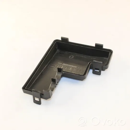 Nissan X-Trail T32 Fuse box cover 