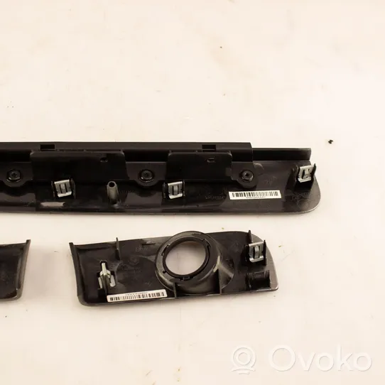 Dodge Grand Caravan Ramka schowka deski rozdzielczej L0213389AA