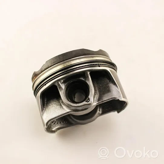 BMW 3 G20 G21 Piston 821209