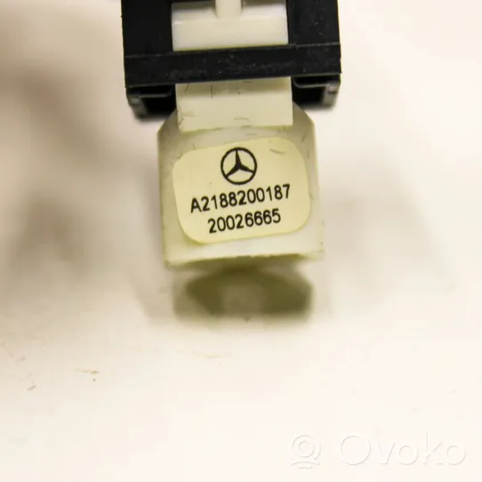 Mercedes-Benz S W221 Gniazdo / Złącze USB A2188200187