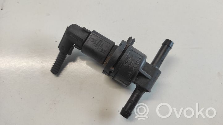 Volkswagen Golf IV Fuel temperature sensor 03890681B