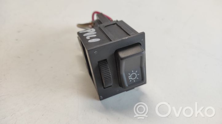 Volkswagen Polo II 86C 2F Light switch 109082