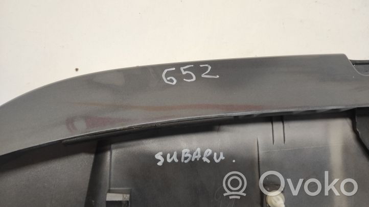 Subaru Legacy Becquet de coffre 65Z
