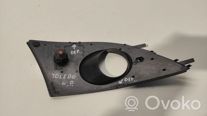 Seat Toledo III (5P) Grille inférieure de pare-chocs avant 5P0853665