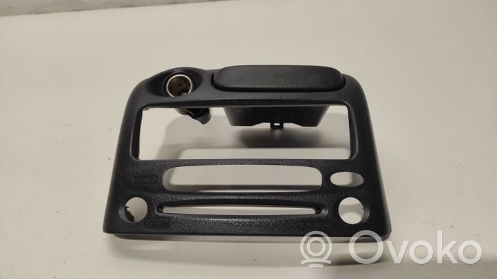 Toyota Yaris Verso Accendisigari per auto 86660520