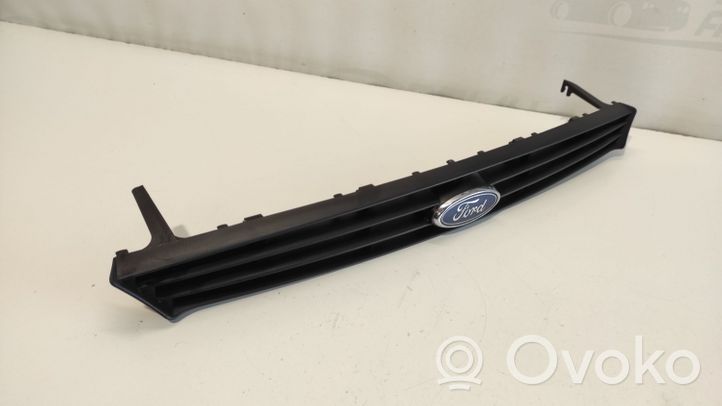Ford Focus Maskownica / Grill / Atrapa górna chłodnicy 98AB8200A