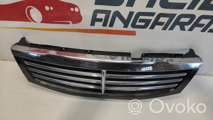 SsangYong Rexton Grille calandre supérieure de pare-chocs avant 7946008000