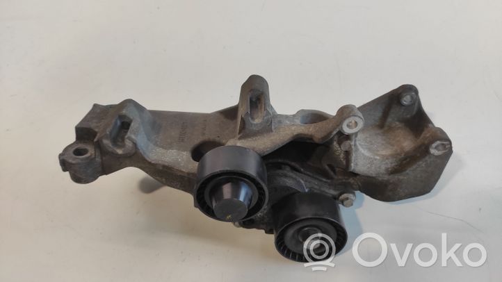 Opel Vivaro Support de générateur / alternateur 117109477R