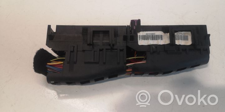 Volkswagen Fox Fuse module 17809181