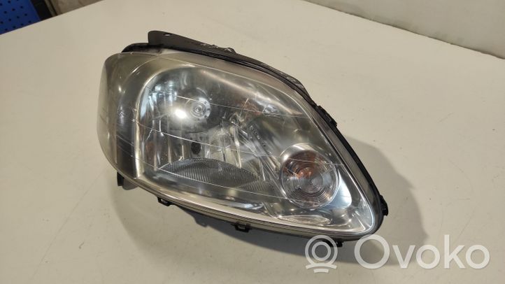 Volkswagen Fox Lampa przednia 