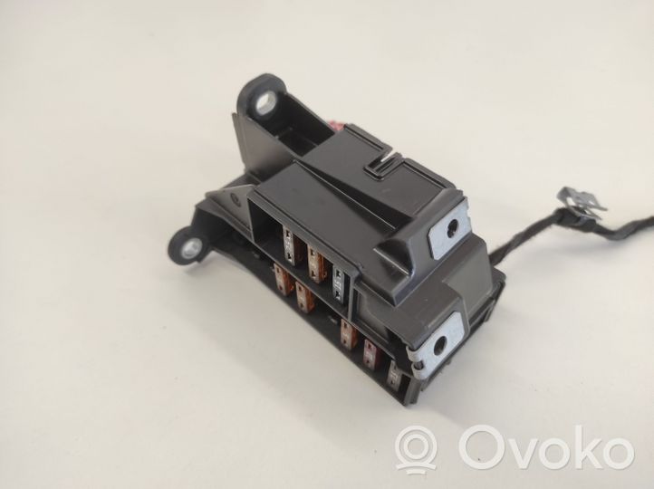 Mercedes-Benz GLE AMG (W166 - C292) Module de fusibles A1665459340